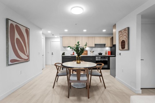 303-2419 Grant Street, Vancouver, BC 