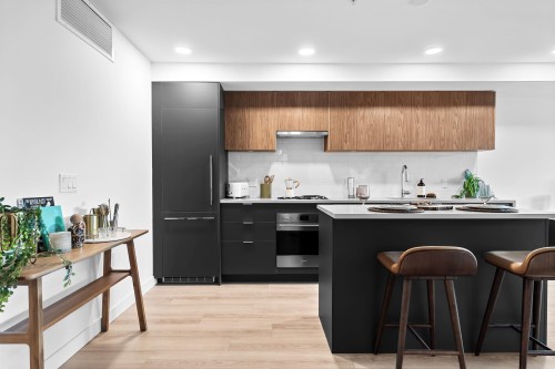 307-2419 Grant Street, Vancouver, BC 