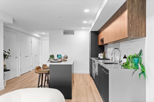 307-2419 Grant Street, Vancouver, BC 