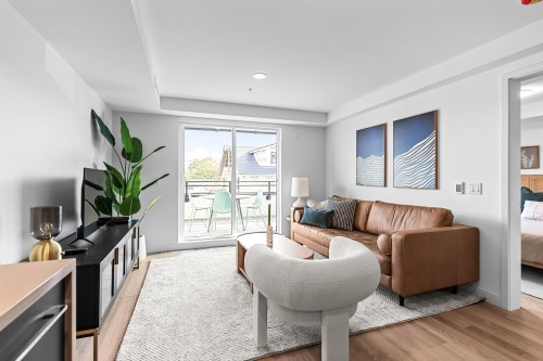 307-2419 Grant Street, Vancouver, BC 