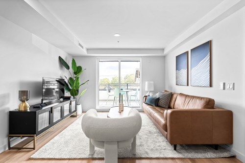 307-2419 Grant Street, Vancouver, BC 