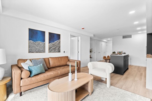 307-2419 Grant Street, Vancouver, BC 