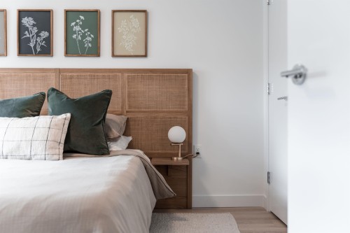 307-2419 Grant Street, Vancouver, BC 