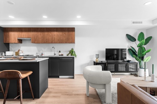 307-2419 Grant Street, Vancouver, BC 