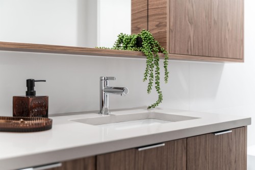 307-2419 Grant Street, Vancouver, BC 