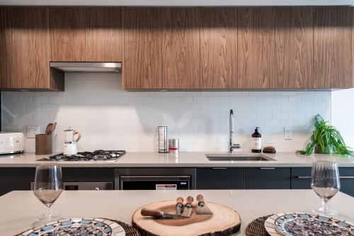 307-2419 Grant Street, Vancouver, BC 