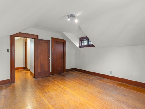 3056 6Th Avenue W, Vancouver, BC 