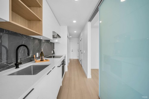 407-422 3Rd Street E, North Vancouver, BC 