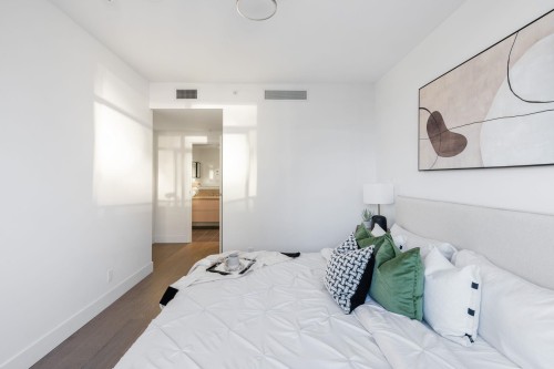 1301-1675 Lions Gate Lane, North Vancouver, BC 