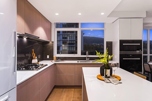 1301-1675 Lions Gate Lane, North Vancouver, BC 