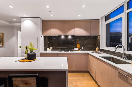 1301-1675 Lions Gate Lane, North Vancouver, BC 