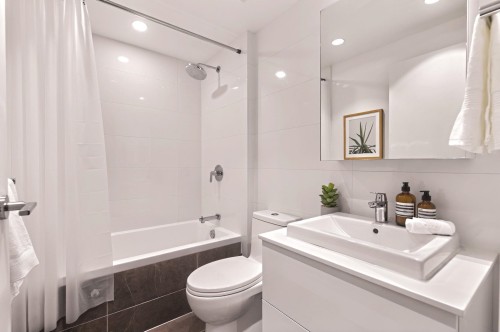 1301-1675 Lions Gate Lane, North Vancouver, BC 