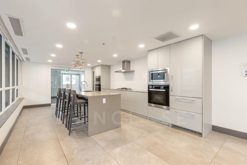 1301-1675 Lions Gate Lane, North Vancouver, BC 