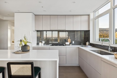 1301-1675 Lions Gate Lane, North Vancouver, BC 