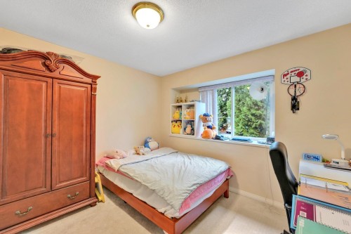 1067 Dansey Avenue, Coquitlam, BC 