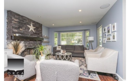 3335 Apex Place, North Vancouver, BC 