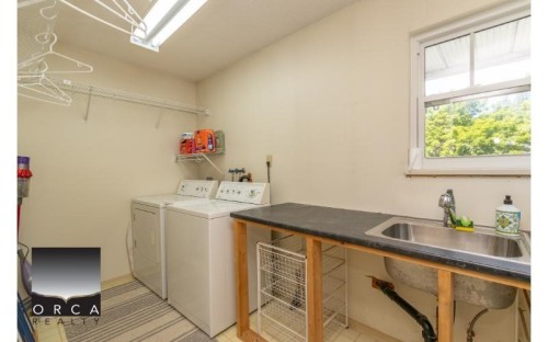 3335 Apex Place, North Vancouver, BC 