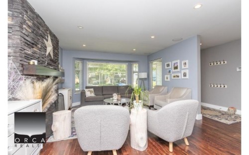 3335 Apex Place, North Vancouver, BC 