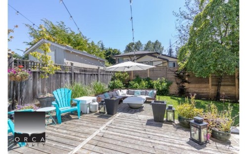 3335 Apex Place, North Vancouver, BC 