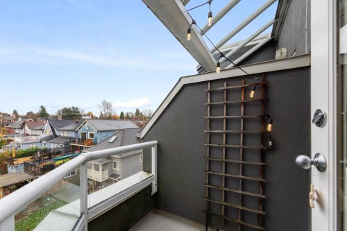 317-1707 Charles Street, Vancouver, BC 