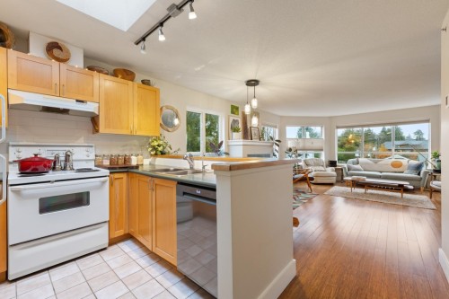 317-1707 Charles Street, Vancouver, BC 