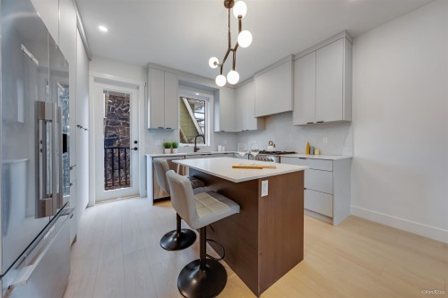 3-7893 2Nd Street, Burnaby, BC 