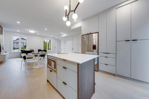 3-7893 2Nd Street, Burnaby, BC 