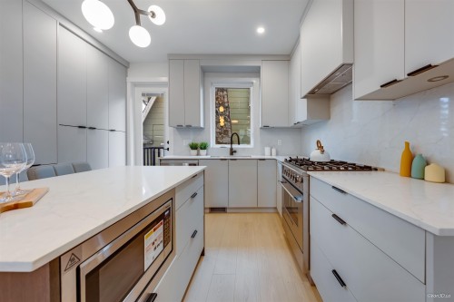 3-7893 2Nd Street, Burnaby, BC 