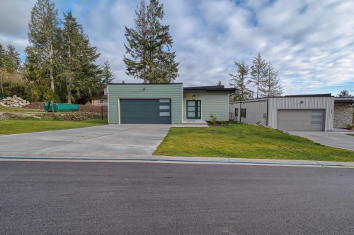 5416 Stellar Way, Sechelt, BC 