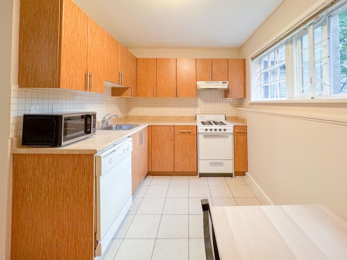 20-935 Jervis Street, Vancouver, BC 