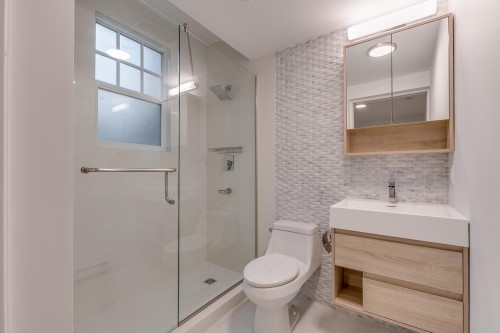 001-1425 Haro Street, Vancouver, BC 