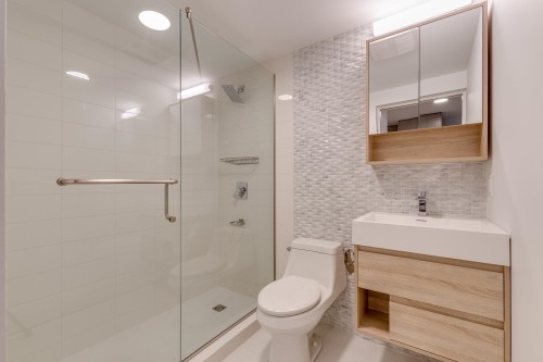 001-1425 Haro Street, Vancouver, BC 