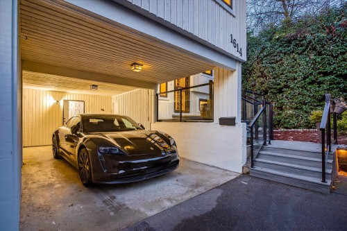 1614 Lynn Valley Road, North Vancouver, BC 