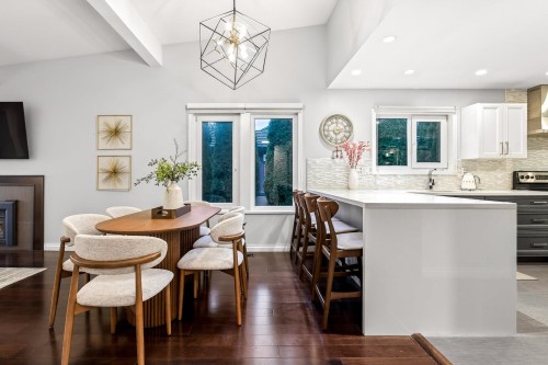 1614 Lynn Valley Road, North Vancouver, BC 