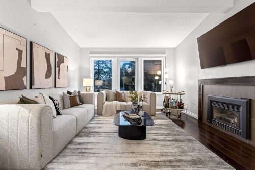 1614 Lynn Valley Road, North Vancouver, BC 