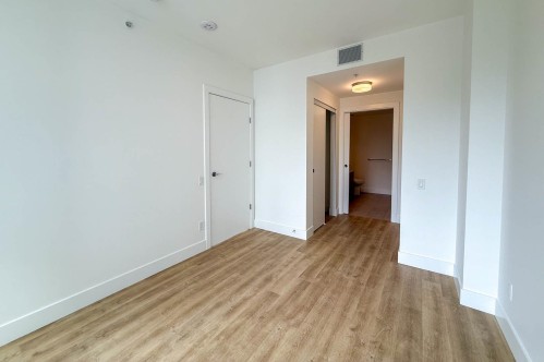 607-2385 Emery Court, North Vancouver, BC 