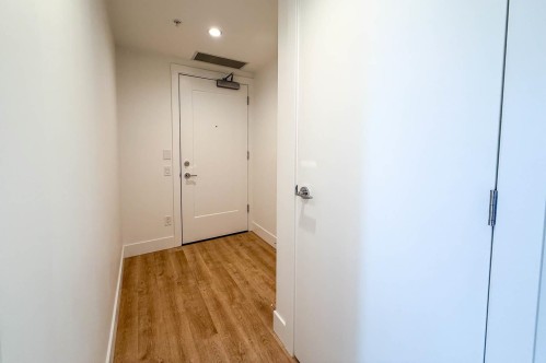 607-2385 Emery Court, North Vancouver, BC 