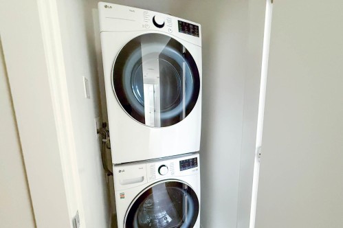 607-2385 Emery Court, North Vancouver, BC 