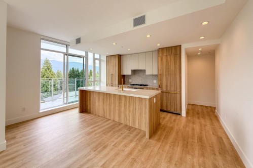 607-2385 Emery Court, North Vancouver, BC 