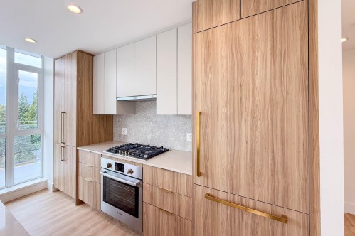 607-2385 Emery Court, North Vancouver, BC 