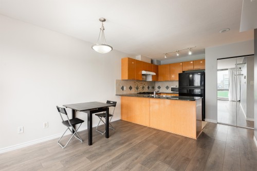 704-5933 Cooney Road, Richmond, BC 