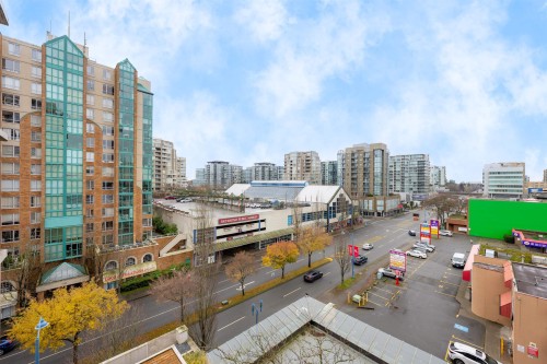 704-5933 Cooney Road, Richmond, BC 