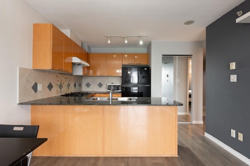 704-5933 Cooney Road, Richmond, BC 