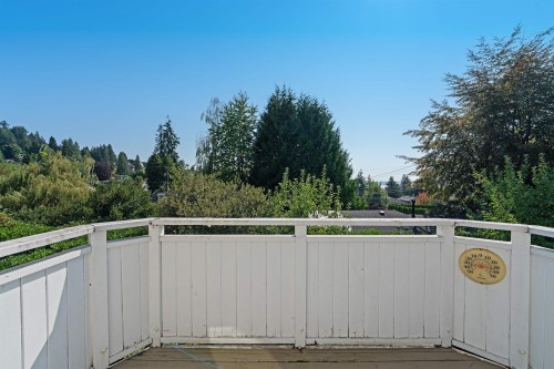 1376 11Th Street, West Vancouver, BC 