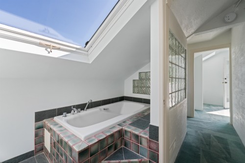 1376 11Th Street, West Vancouver, BC 