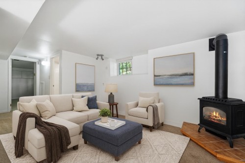 1376 11Th Street, West Vancouver, BC 