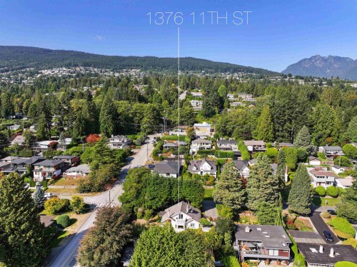 1376 11Th Street, West Vancouver, BC 