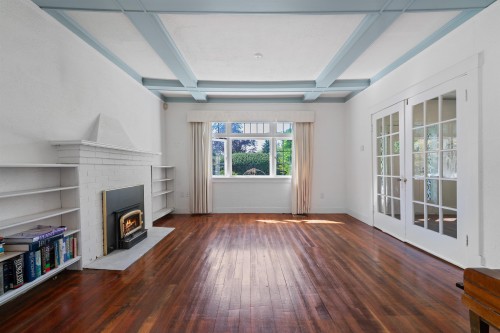 1376 11Th Street, West Vancouver, BC 