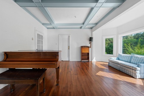 1376 11Th Street, West Vancouver, BC 