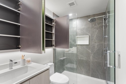 206-3264 Vanness Avenue, Vancouver, BC 